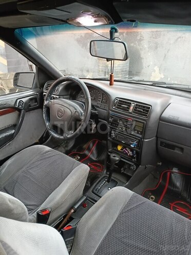 Opel Vectra 1994, 300,000 km - 2.0 l - Bakı