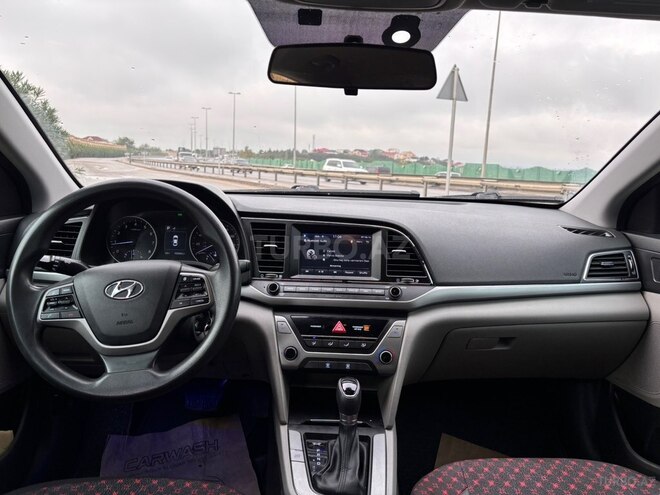 Hyundai Elantra 2018, 249,448 km - 2.0 l - Bakı