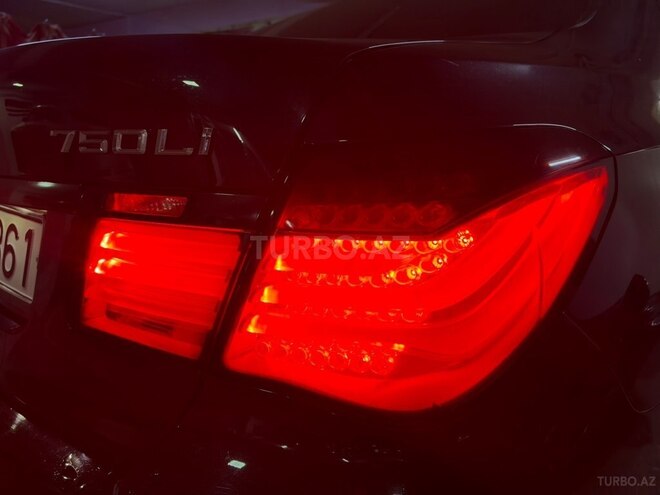 BMW 750 2011, 220,000 km - 4.4 л - Bakı