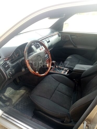 Mercedes E 200 1998, 300,000 km - 2.0 l - Bakı