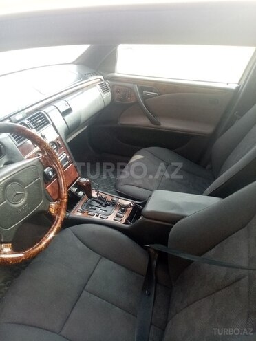 Mercedes E 200 1998, 300,000 km - 2.0 l - Bakı