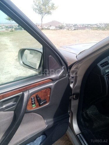 Mercedes E 200 1998, 300,000 km - 2.0 l - Bakı