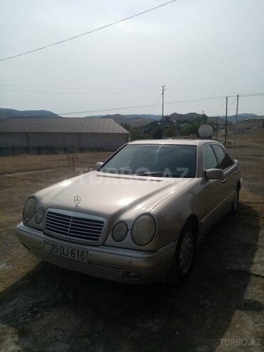 Mercedes E 200 1998, 300,000 km - 2.0 l - Bakı