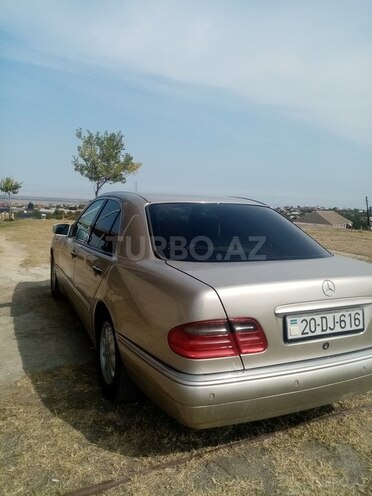 Mercedes E 200 1998, 300,000 km - 2.0 l - Bakı