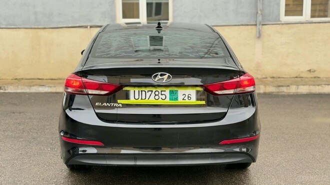 Hyundai Elantra 2018, 175,000 km - 2.0 l - Bakı
