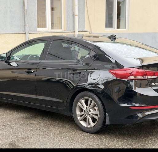 Hyundai Elantra 2018, 175,000 km - 2.0 l - Bakı