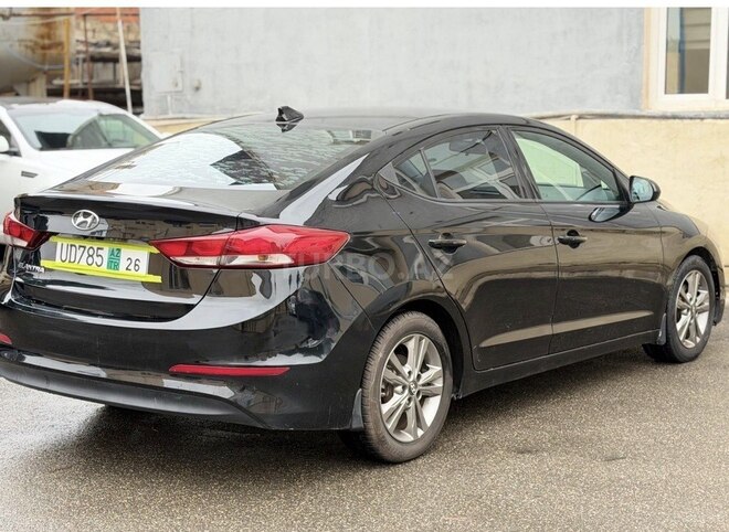 Hyundai Elantra 2018, 175,000 km - 2.0 l - Bakı