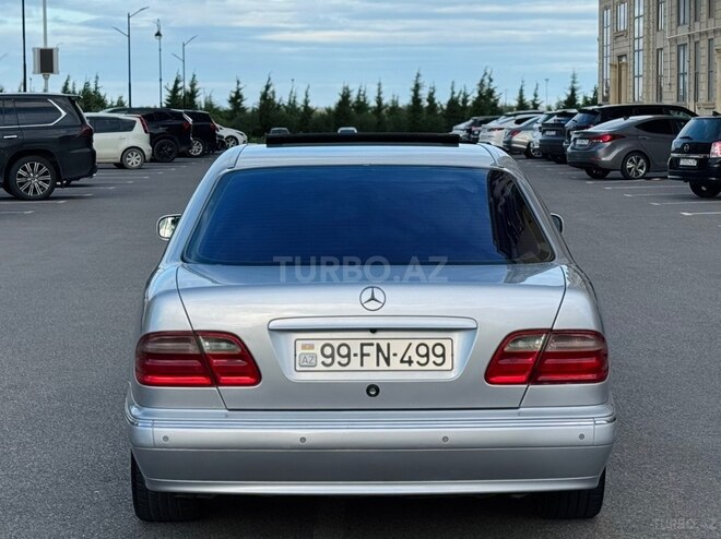 Mercedes E 240 2000, 320,000 km - 2.4 л - Sumqayıt