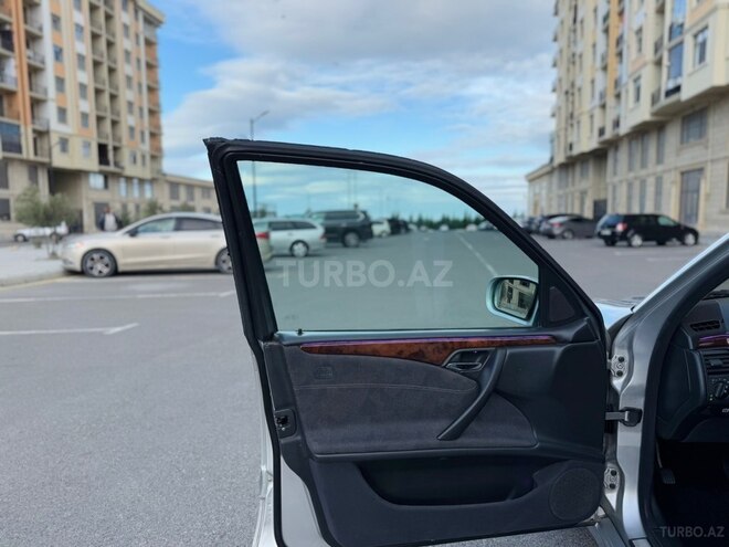 Mercedes E 240 2000, 320,000 km - 2.4 л - Sumqayıt