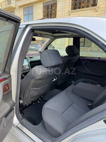 Mercedes E 240 2000, 320,000 km - 2.4 л - Sumqayıt