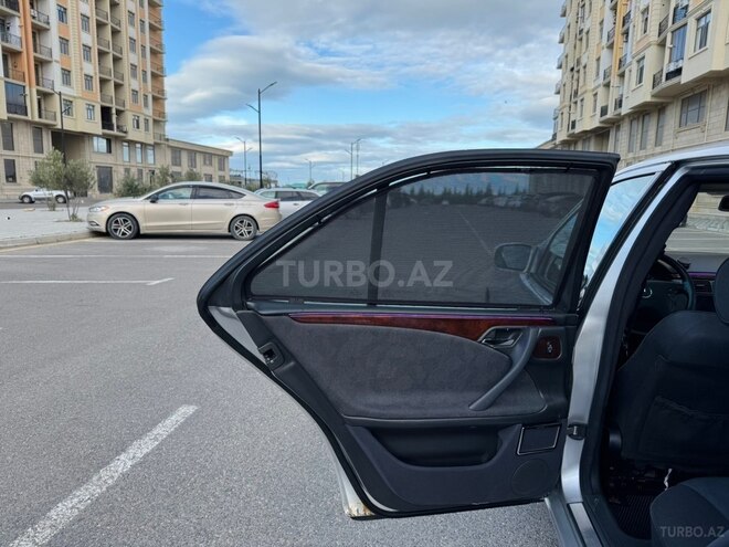 Mercedes E 240 2000, 320,000 km - 2.4 л - Sumqayıt