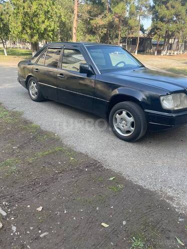Mercedes E 200 1995, 558,528 km - 2.0 l - Qazax