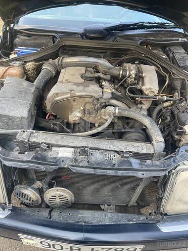 Mercedes E 200 1995, 558,528 km - 2.0 l - Qazax