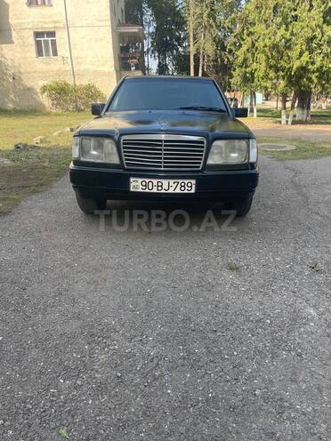 Mercedes E 200 1995, 558,528 km - 2.0 l - Qazax