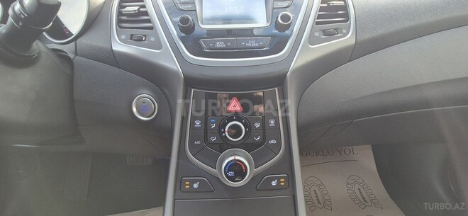 Hyundai Elantra 2015, 201,168 km - 1.8 l - Bakı