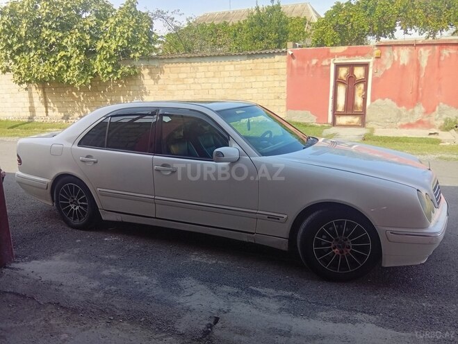 Mercedes E 220 2001, 555,555 km - 2.2 l - Bakı