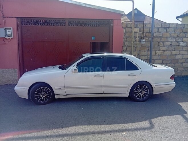 Mercedes E 220 2001, 555,555 km - 2.2 l - Bakı