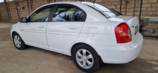 Hyundai Accent 2009, 272,000 km - 1.6 л - Şirvan