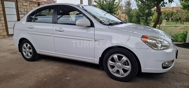 Hyundai Accent 2009, 272,000 km - 1.6 л - Şirvan