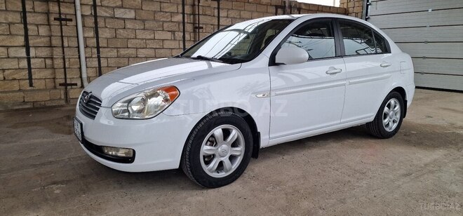 Hyundai Accent 2009, 272,000 km - 1.6 л - Şirvan
