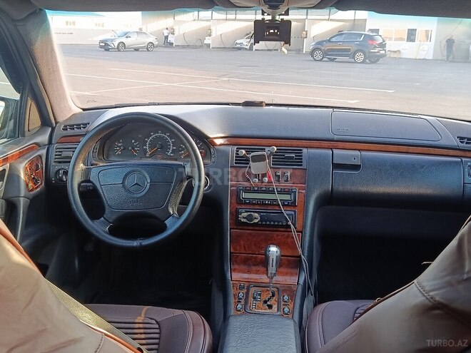 Mercedes E 320 4MATIC 1999, 222,000 km - 3.2 l - Bakı