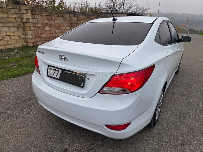 Hyundai Accent 2015, 170,590 km - 1.6 l - Quba