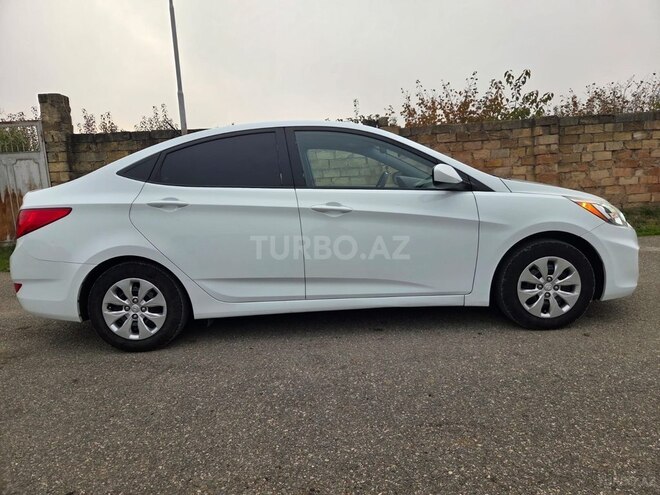 Hyundai Accent 2015, 170,590 km - 1.6 l - Quba