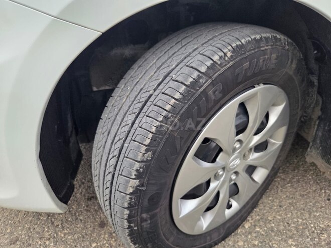 Hyundai Accent 2015, 170,590 km - 1.6 l - Quba