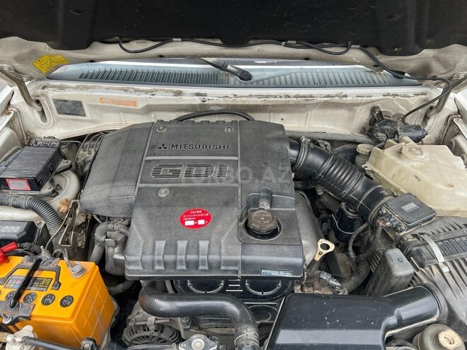 Mitsubishi Pajero io 2000, 229,000 km - 2.0 l - Quba