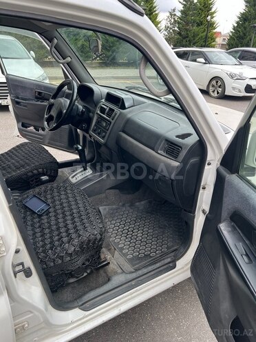 Mitsubishi Pajero io 2000, 229,000 km - 2.0 l - Quba