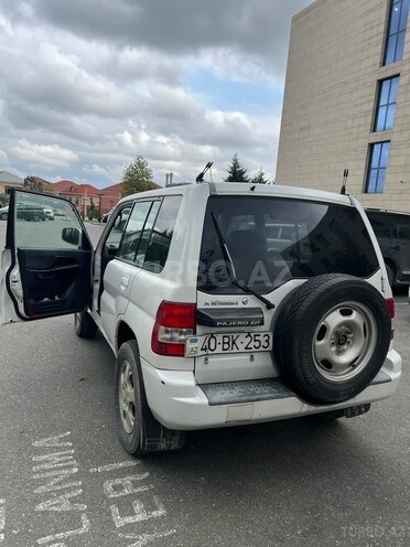 Mitsubishi Pajero io 2000, 229,000 km - 2.0 l - Quba