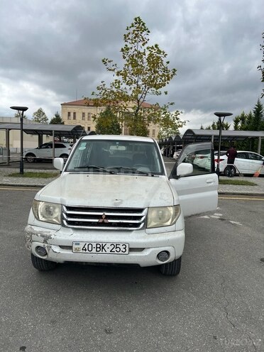 Mitsubishi Pajero io 2000, 229,000 km - 2.0 l - Quba