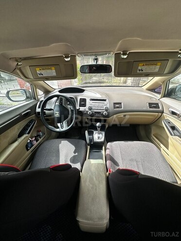 Honda Civic 2008, 470,000 km - 1.3 л - Qax