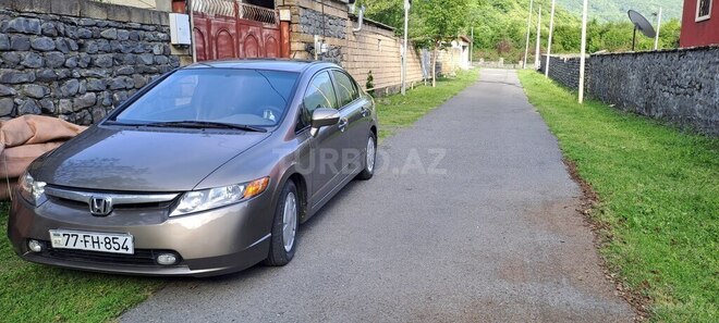 Honda Civic 2008, 470,000 km - 1.3 л - Qax