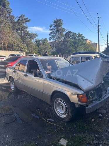 Mercedes 190 1992, 200,000 km - 2.0 l - Göyçay