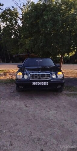 Mercedes E 220 1998, 702,095 km - 2.2 l - Bərdə
