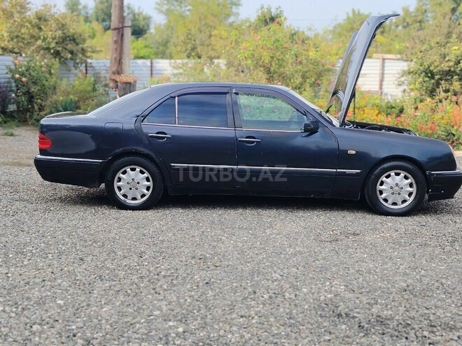 Mercedes E 220 1998, 702,095 km - 2.2 l - Bərdə