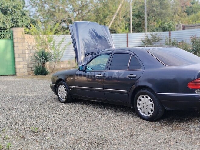 Mercedes E 220 1998, 702,095 km - 2.2 l - Bərdə