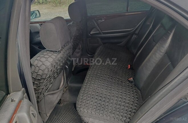 Mercedes E 220 1998, 702,095 km - 2.2 l - Bərdə
