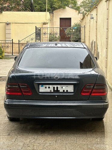 Mercedes E 220 2000, 357,000 km - 2.2 l - Bakı