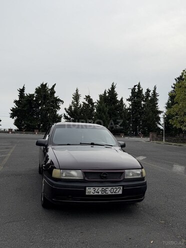 Opel Vectra 1993, 250,000 km - 1.8 л - Qax