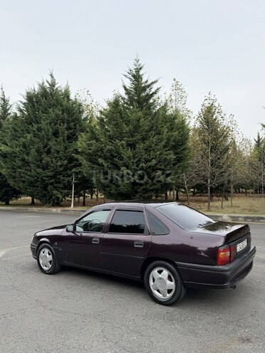 Opel Vectra 1993, 250,000 km - 1.8 л - Qax