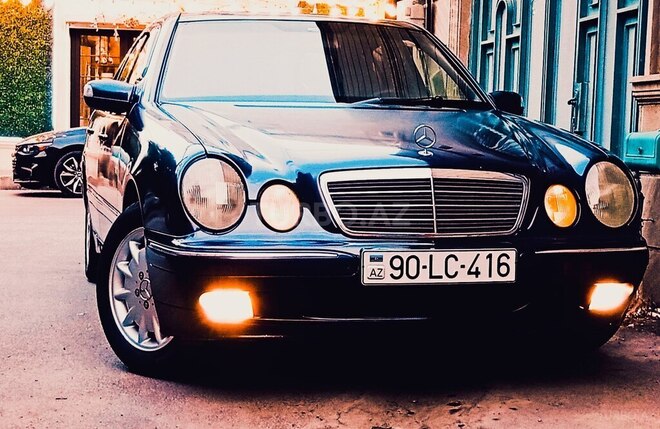 Mercedes E 220 1999, 257,000 km - 2.2 l - Bakı