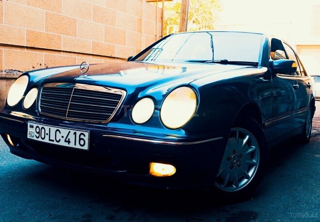 Mercedes E 220 1999, 257,000 km - 2.2 l - Bakı