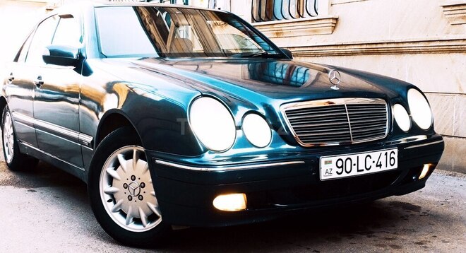 Mercedes E 220 1999, 257,000 km - 2.2 l - Bakı
