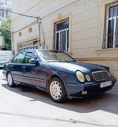 Mercedes E 220 1999, 257,000 km - 2.2 l - Bakı