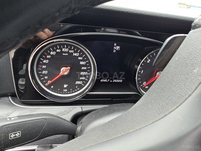 Mercedes E 220 d 2016, 242,653 km - 2.0 l - Bakı