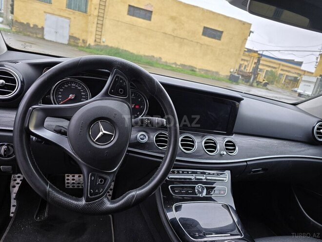 Mercedes E 220 d 2016, 242,653 km - 2.0 l - Bakı