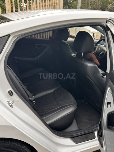 Hyundai Avante 2015, 228,517 km - 1.6 l - Bakı