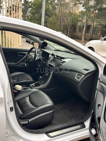 Hyundai Avante 2015, 228,517 km - 1.6 l - Bakı